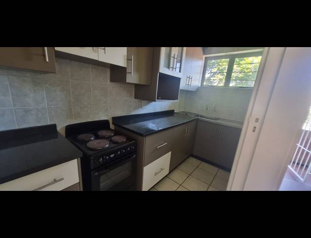1.5 BEDROOM FLAT FOR SALE IN GLENWOOD